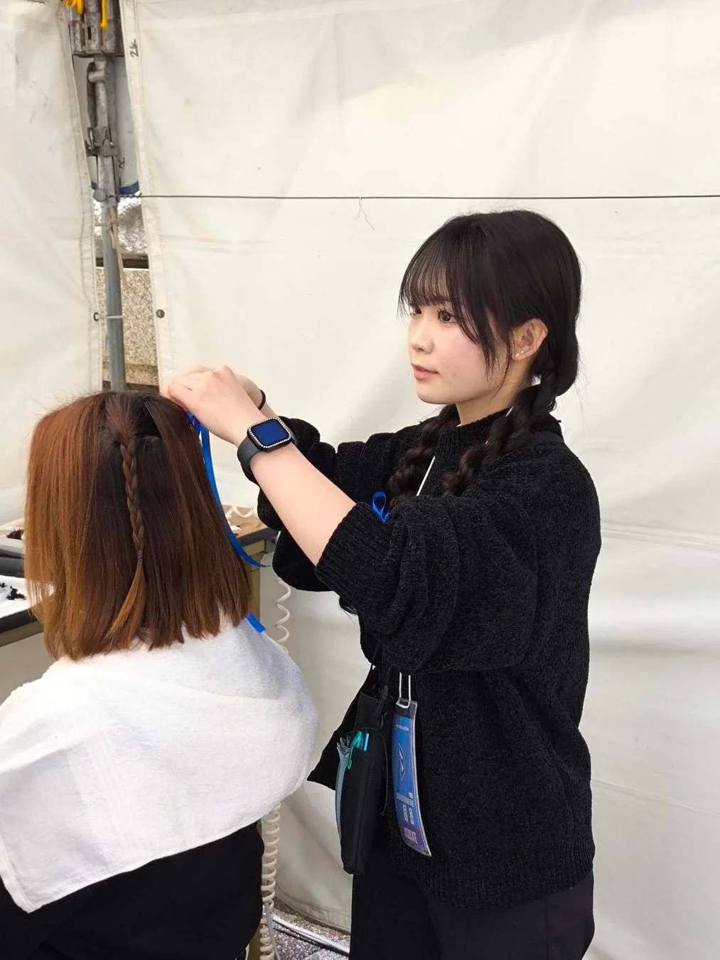 学生が施術している様子