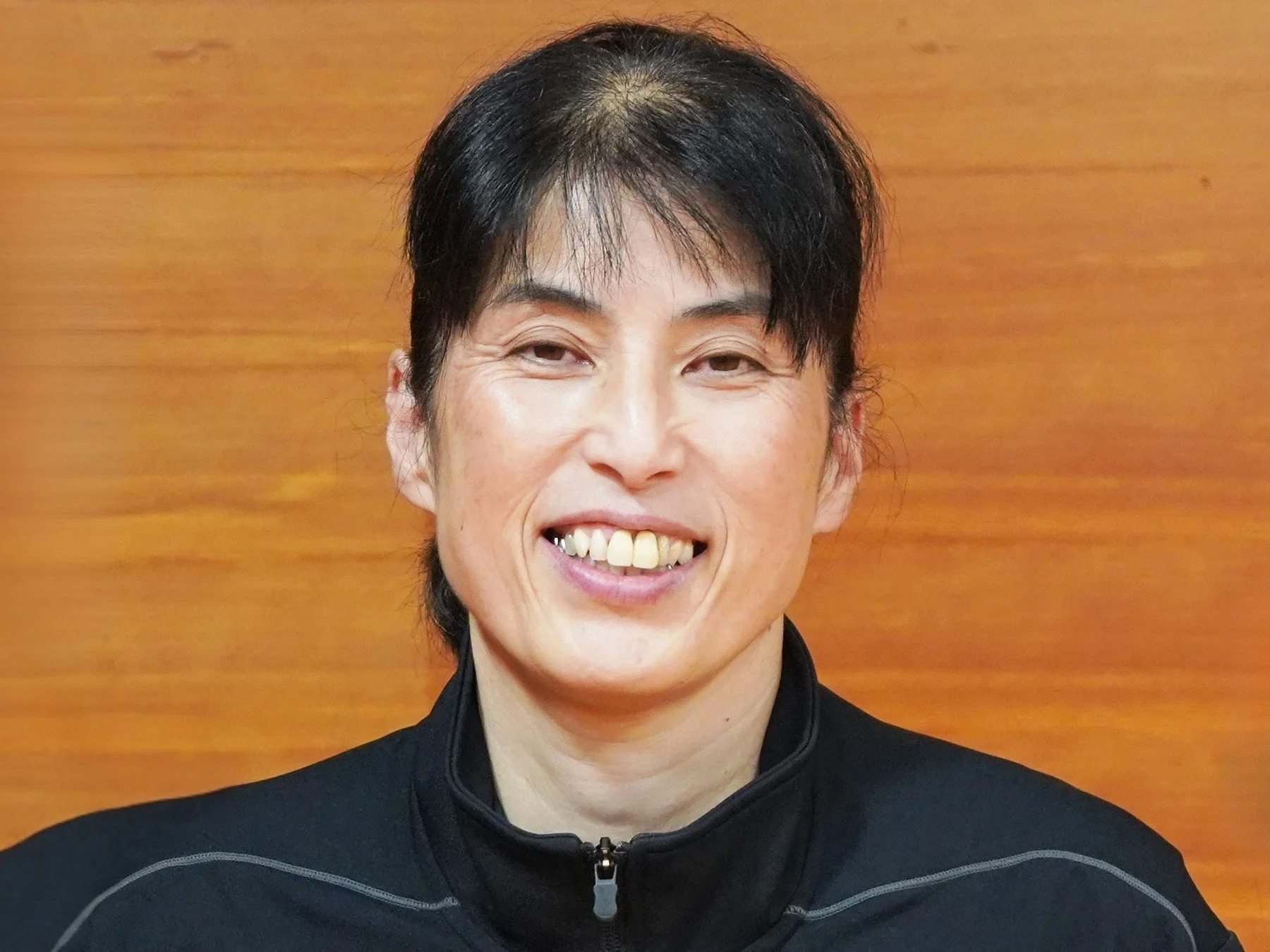 笑顔を見せる辻知恵氏