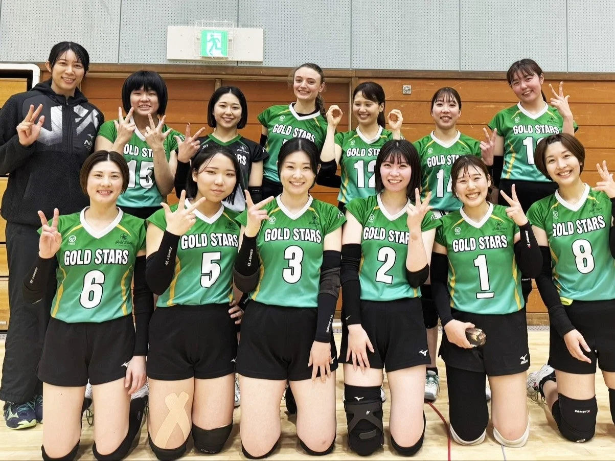 バレーボールチームの集合写真