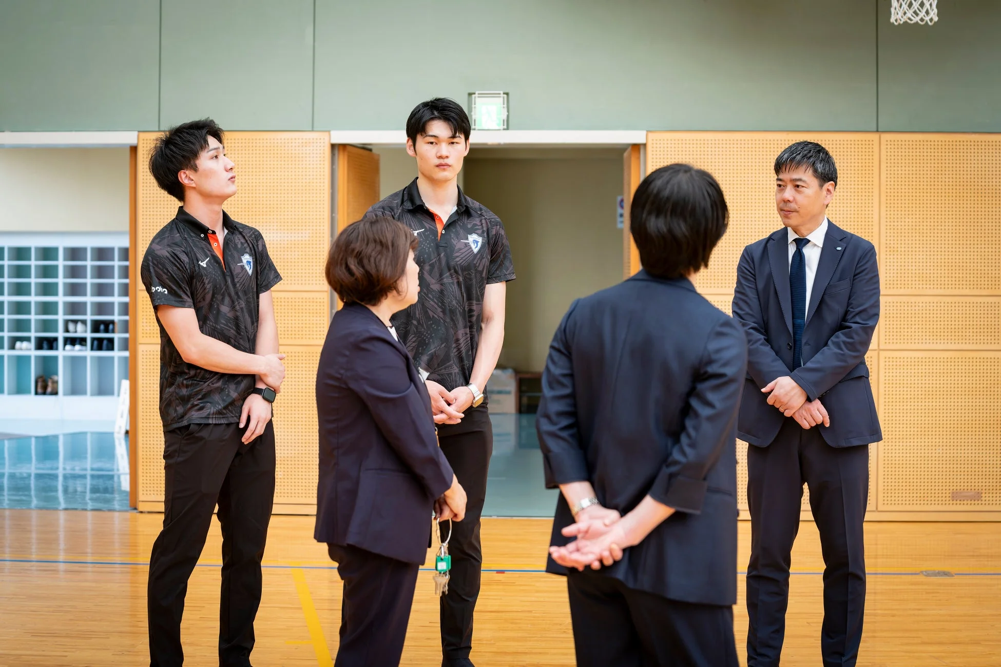 体育館での会議風景