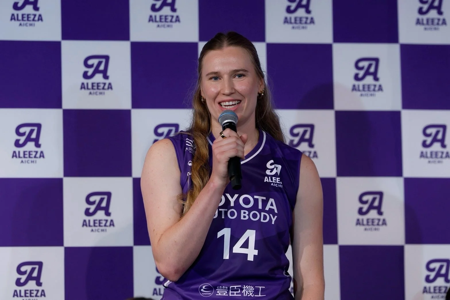女性アスリート(新加入選手)のスピーチ