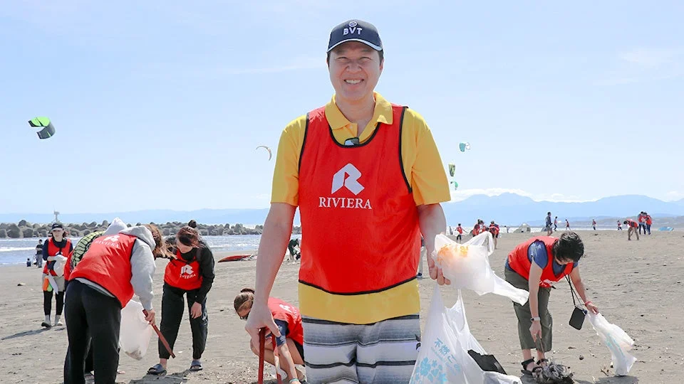 清掃中の参加者